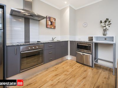 10 / 996 Hay Street, Perth