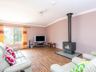 1 Broadarrow Road, Kalgoorlie