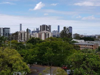 4 / 18 Augustus Street, Toowong