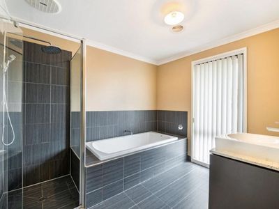 302 Robinson Road, Deer Park