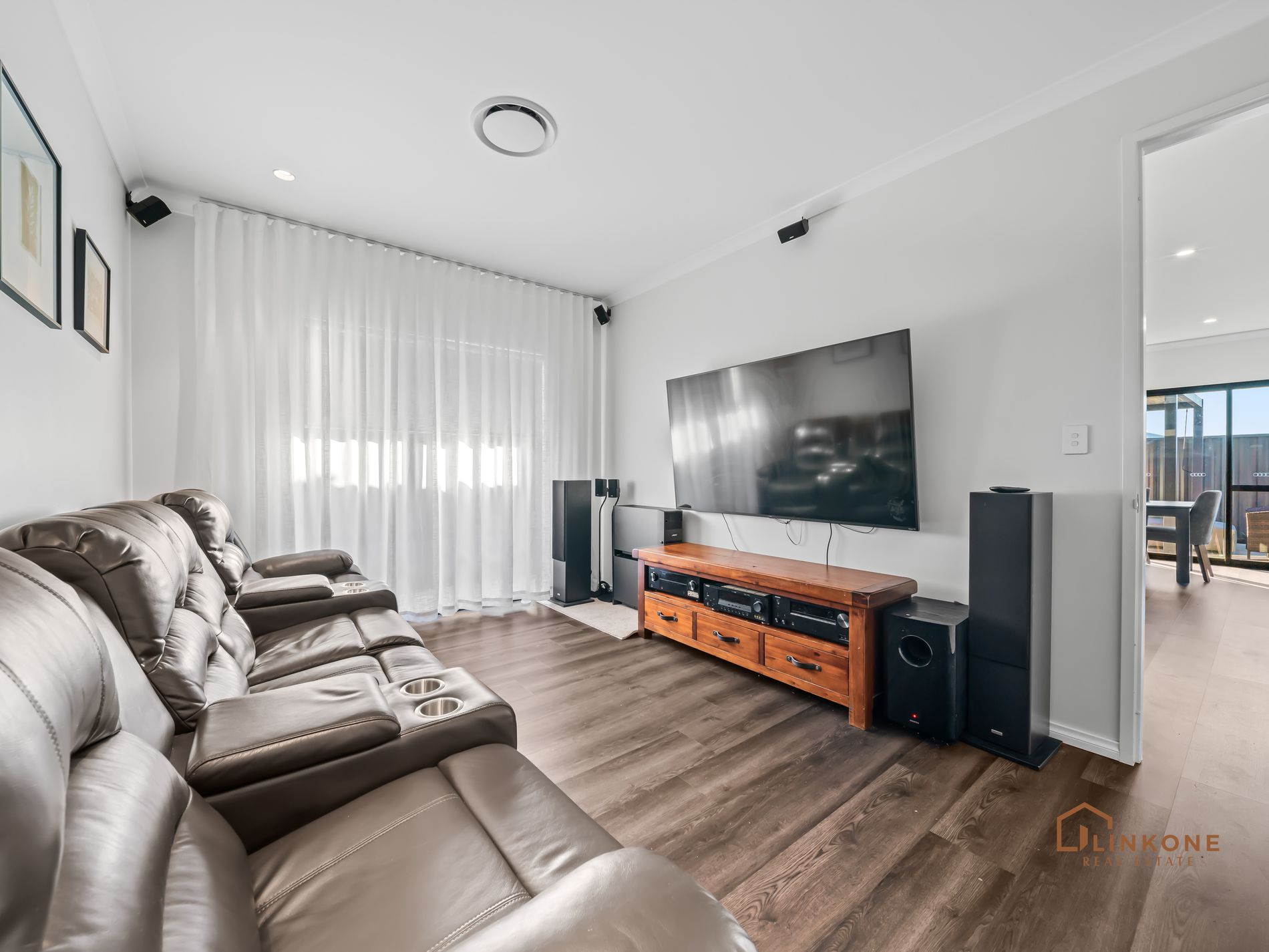 28 Arrowsmith Loop, South Guildford