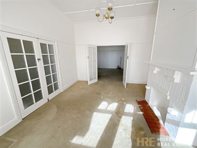 2 Bowden Street, Horsham