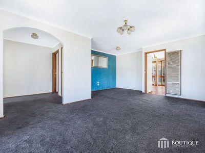 4 Oaktree Drive, Hampton Park