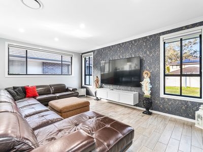 3 Aston Close, Hoxton Park
