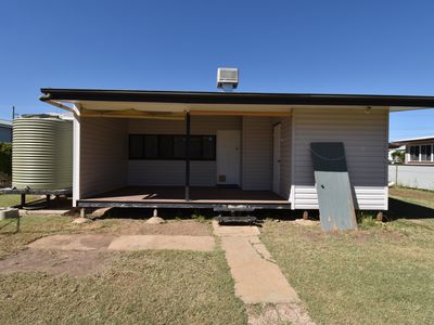 123 CASSOWARY STREET, Longreach