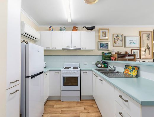 Lovely unit in Over 50's complex image 4