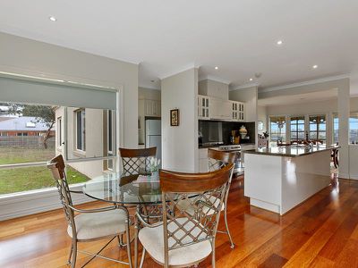 2 Lake View Dr, Broadford