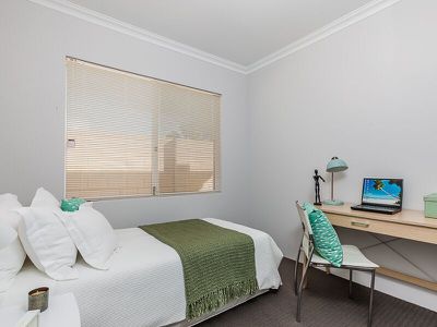 8/12 Willespie Drive, Pearsall