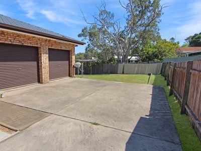 15 Paradise Avenue, Forster