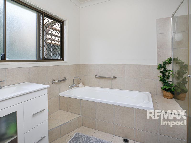 10 Meadow Road, Julatten