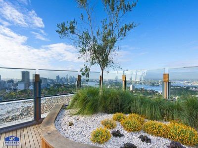 R213 / 200-220 Pacific Highway, Crows Nest