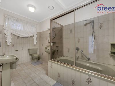 31 Snow Gum Road, Doncaster East