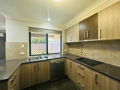 2 / 8-10 Lambert Drive, Moranbah