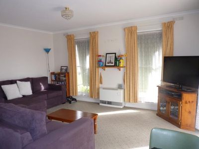 1 / 7 Roberts Avenue, Horsham