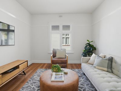 12 Leslie Place, South Launceston