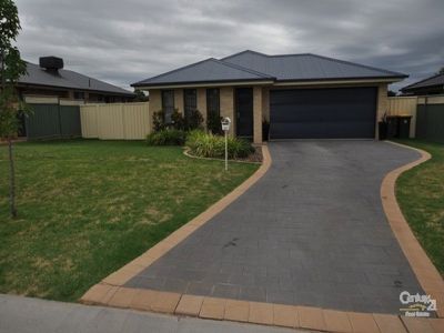 58 Dunheved Circle, Dubbo