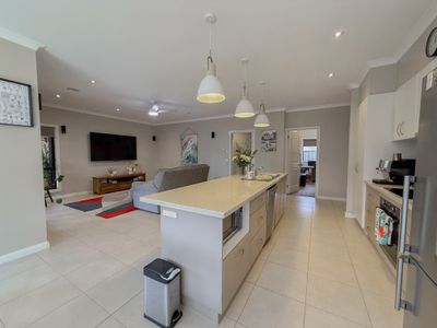 8 Merit Crescent, Swan Hill