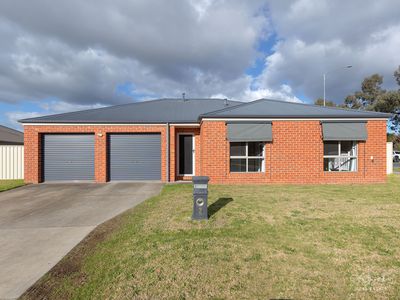2 GEORGINA STREET, Wodonga
