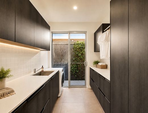 Private Resort-Style Living in the Heart of Old Tewantin image 19