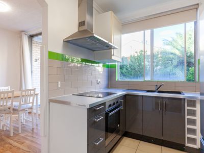 4 / 52 The Crescent, Dee Why