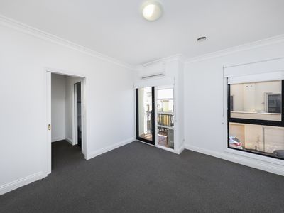 8 / 32 Fisher Parade, Ascot Vale
