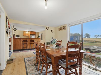 18 Crichton Road, Mount Seymour