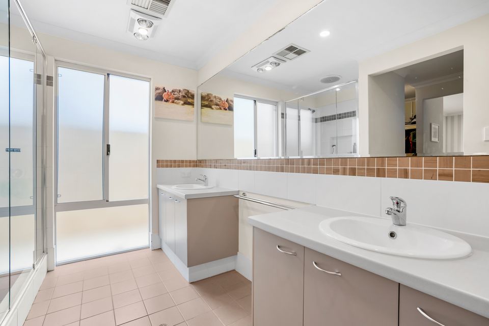 39 BROULEE LANE, Secret Harbour