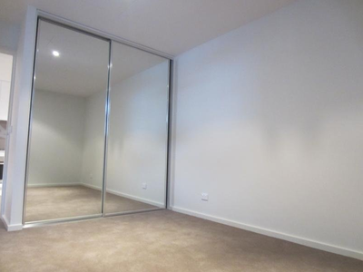 10 / 100 Keilor Road, Essendon North