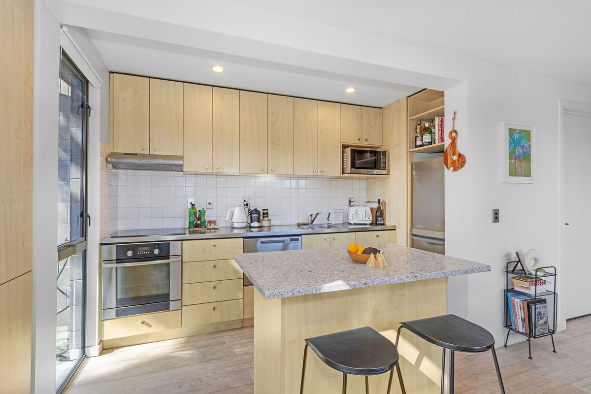 1 / 868 Colombo Street, City Centre