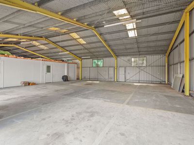 1 / 4 Commerce Court, Forster
