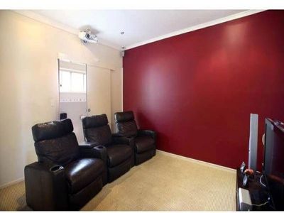 2 / 3 Bradman Avenue, Maroochydore