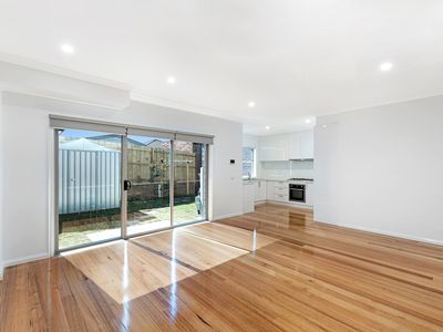 2 / 1 Merino Street, Reservoir