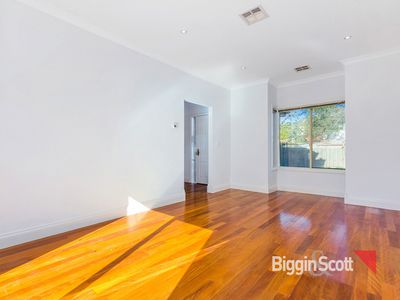 2 / 3 Dempster Street, West Footscray