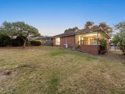 4 Koomaloo Pl, Carrum Downs
