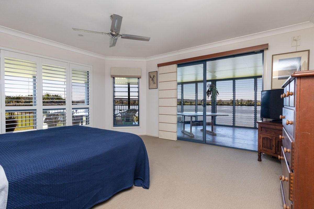 8 Rutland Street, Lawrence