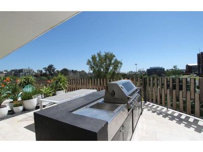 815 / 50 Claremont Street, South Yarra