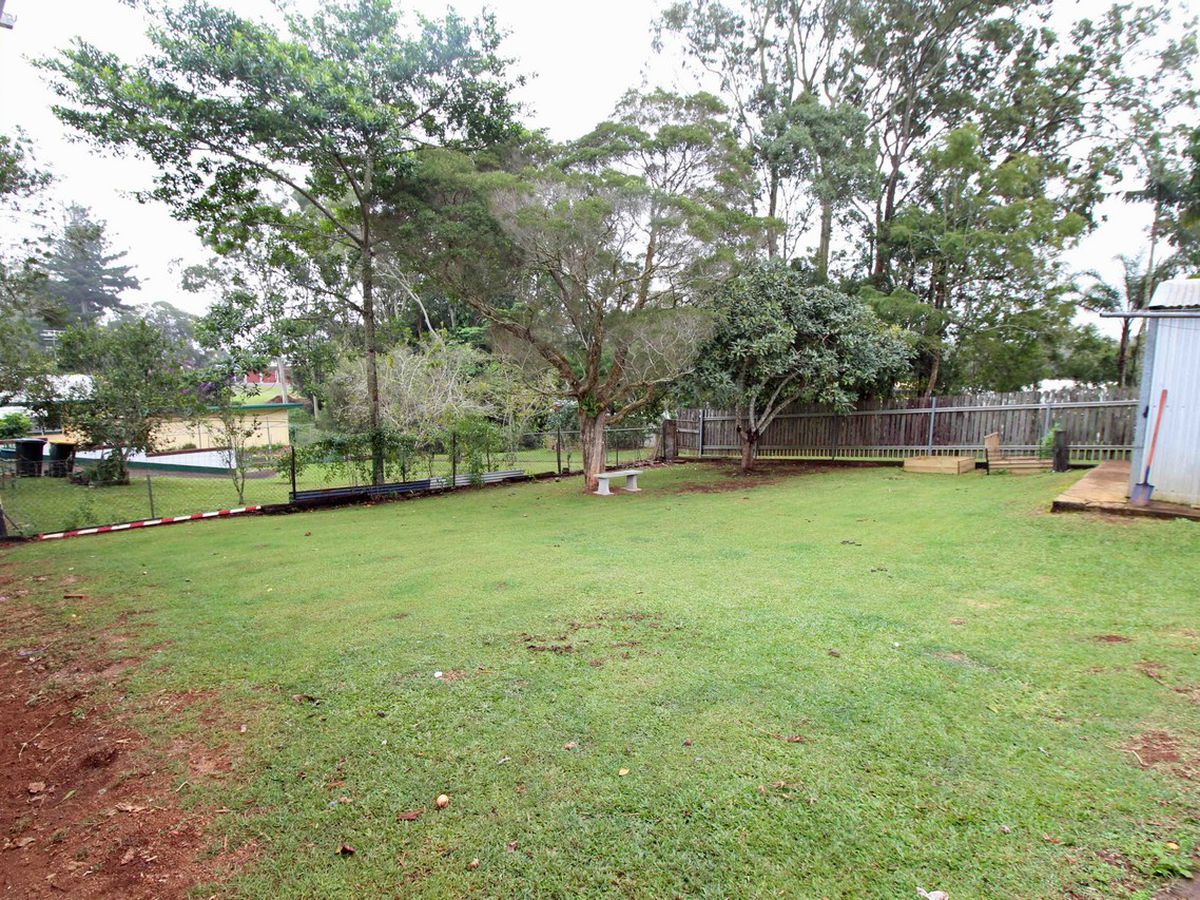 23 Putt St, Atherton
