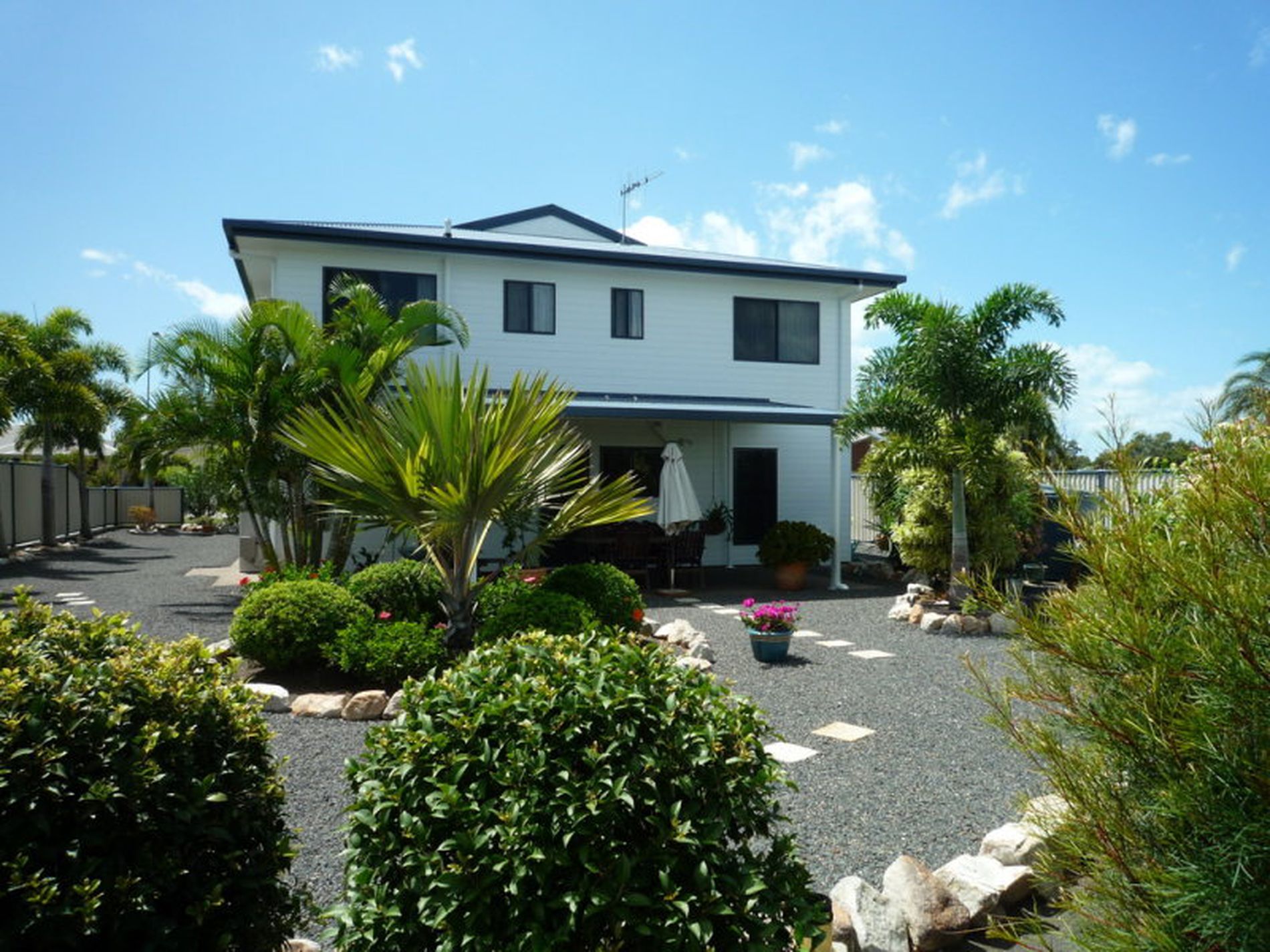 12 Sunset Avenue, Woodgate