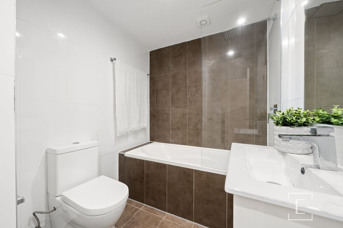 2 / 6 Station Street, Homebush