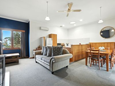 8 New Road, Franklin