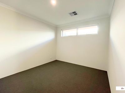 20 Greville Grove, Lakelands