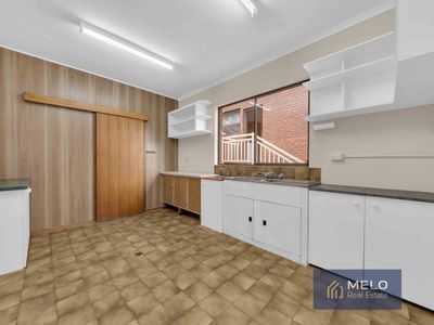 6 Landau Place, Avondale Heights