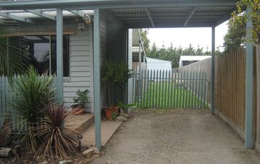 25 Station Street, Officer
