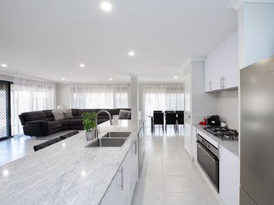 1 Kookynie Loop , Baldivis