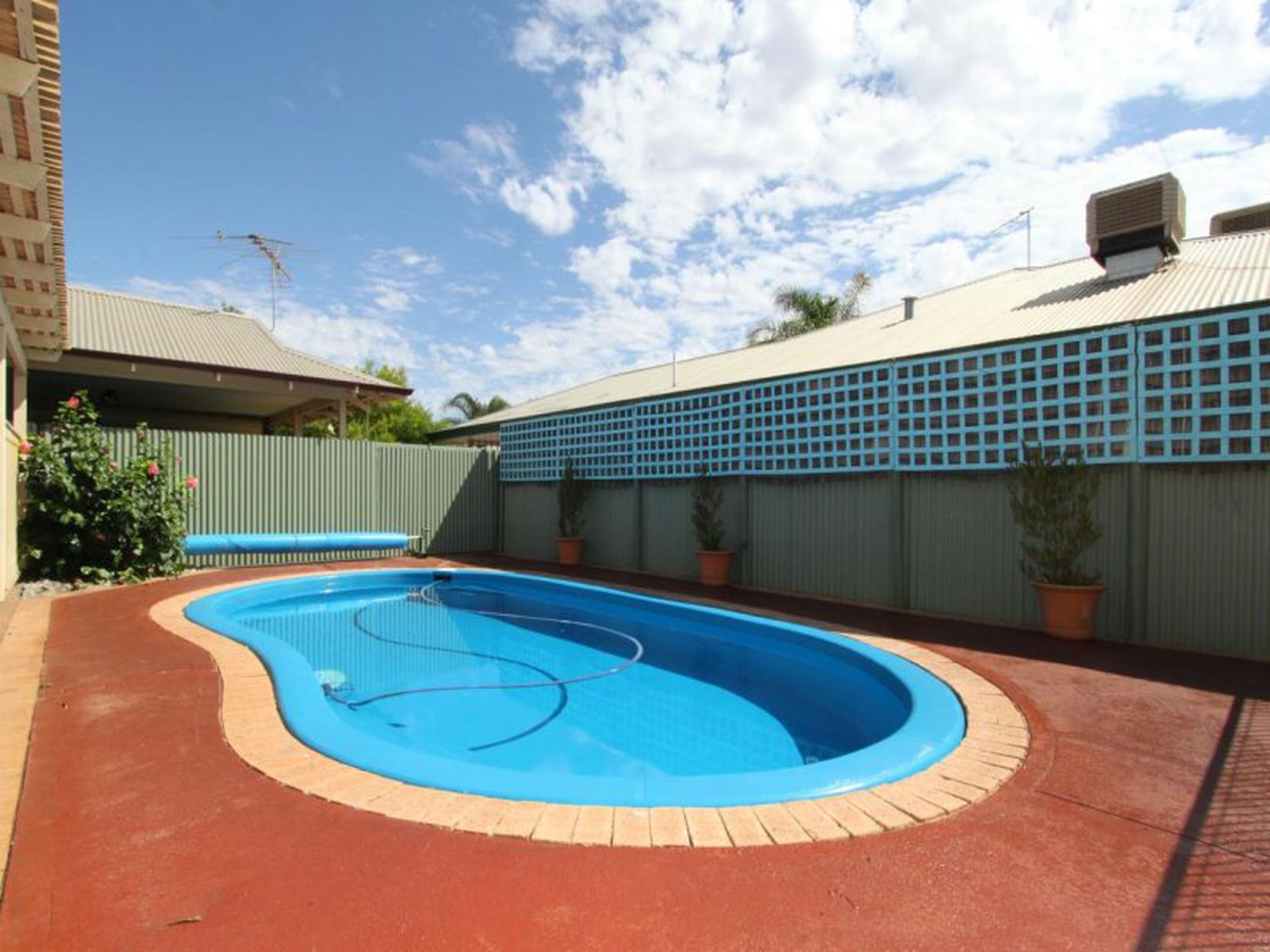 7 Heston Court, Somerville