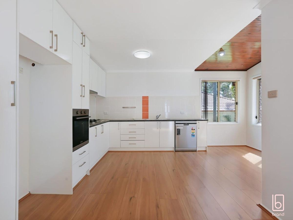 6 Tuross Close, Lake Haven