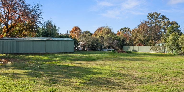 17-19 Burns Ave, Euroa