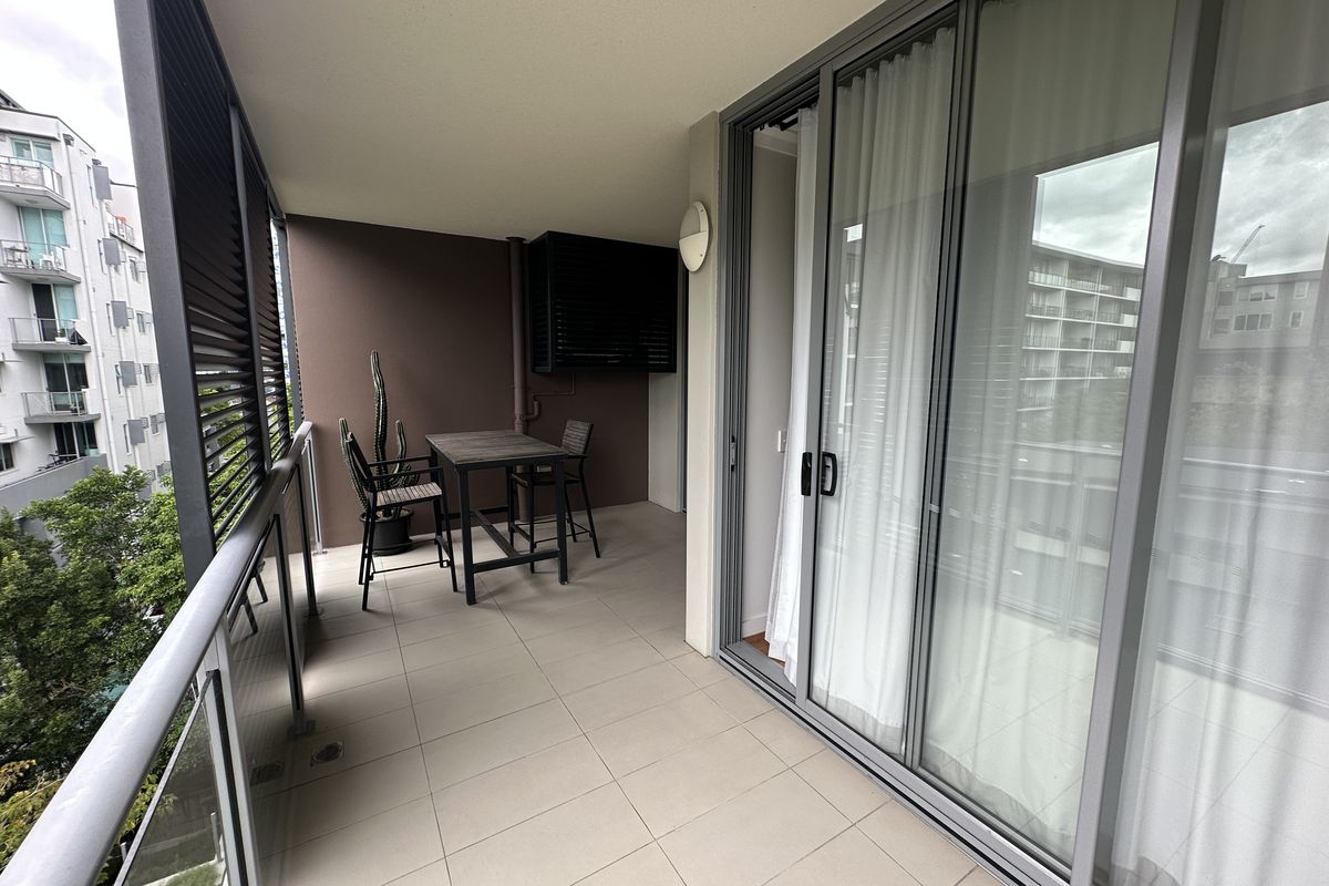 8406 / 55 Forbes Street, West End