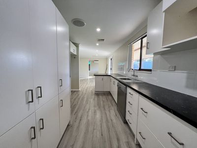 99 Baird Drive, Dubbo