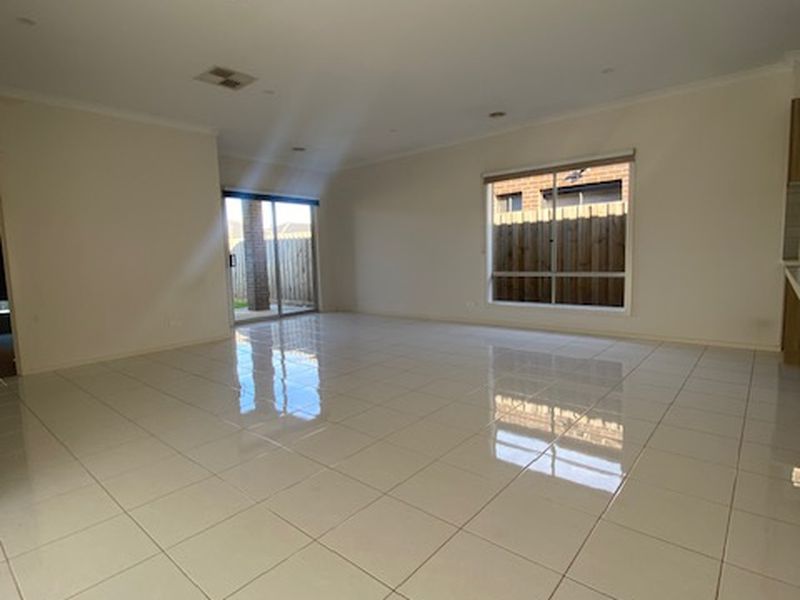 8 Gooseberry Rd, Aintree